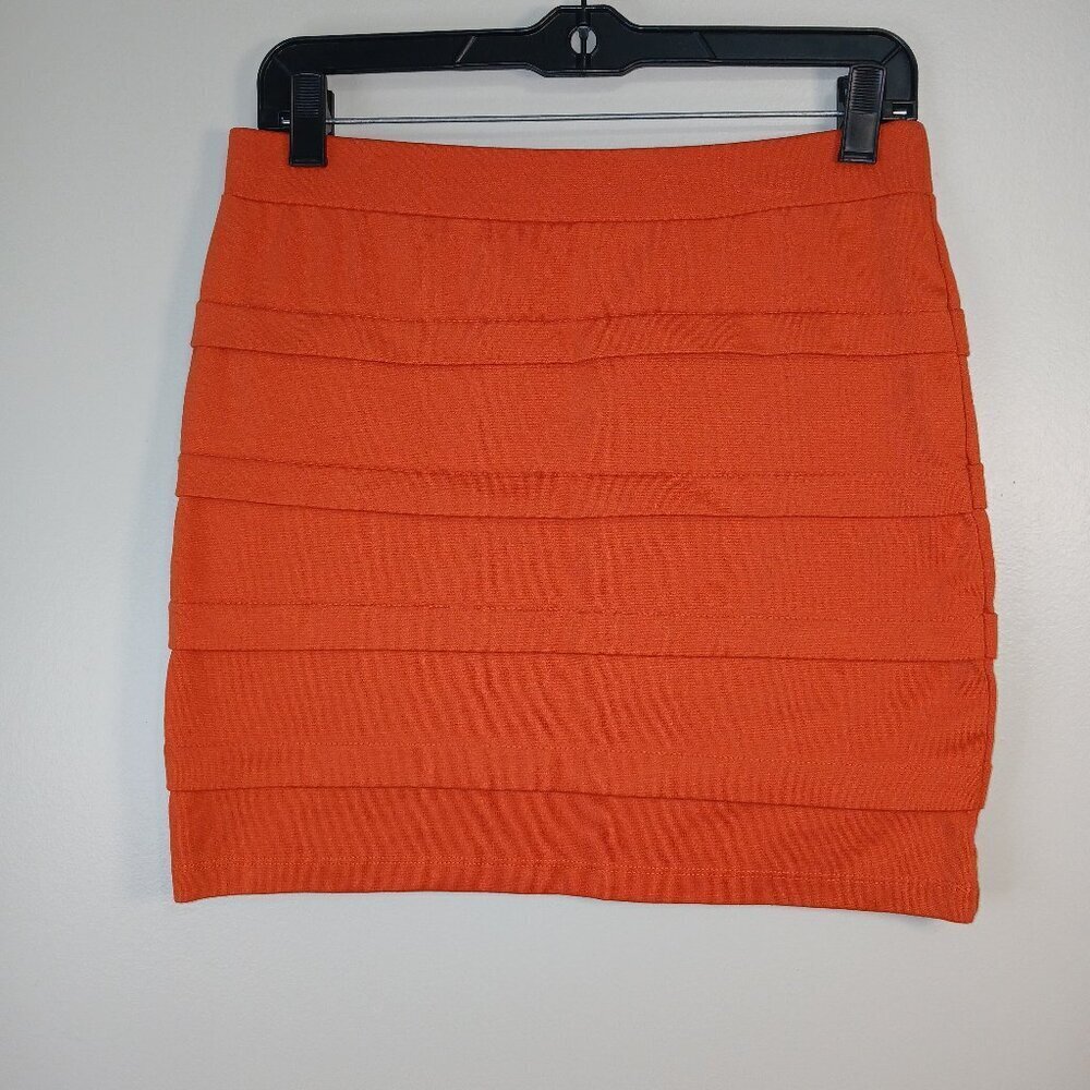 BASIC HOUSE ORANGE WIDE RIBBED MINI SKIRT, PULL ON, SIZE MEDIUM, WOMENS